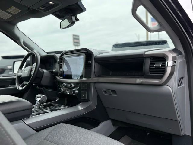 Used 2025 Ford F150 Lightning XLT AWD/4WD image 21