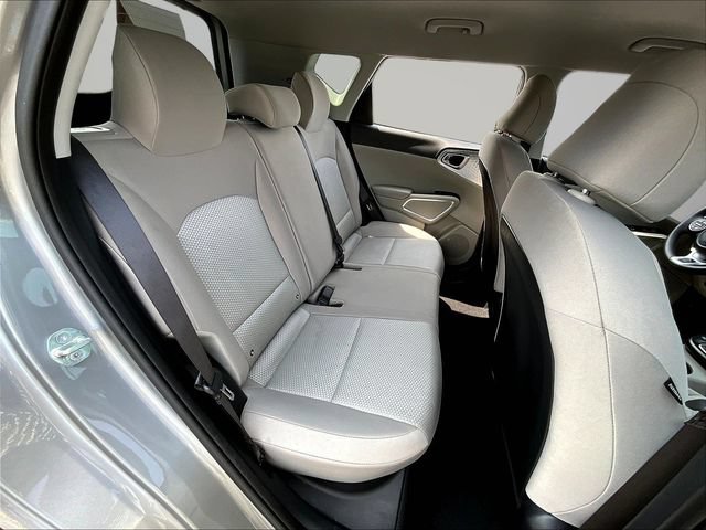 Certified 2025 Kia Soul LX w/ LX Technology Package FWD image 28