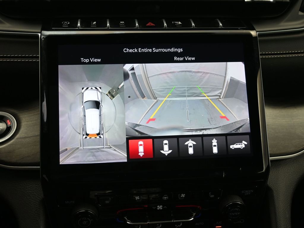 Used 2024 Jeep Grand Cherokee L Limited w/ Luxury Tech Group II image 18