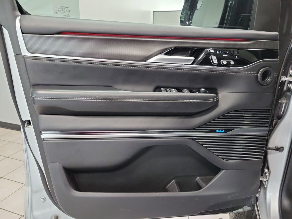 Used 2024 Jeep Grand Wagoneer L Series II w/ Quick Order Packagew 28T image 34