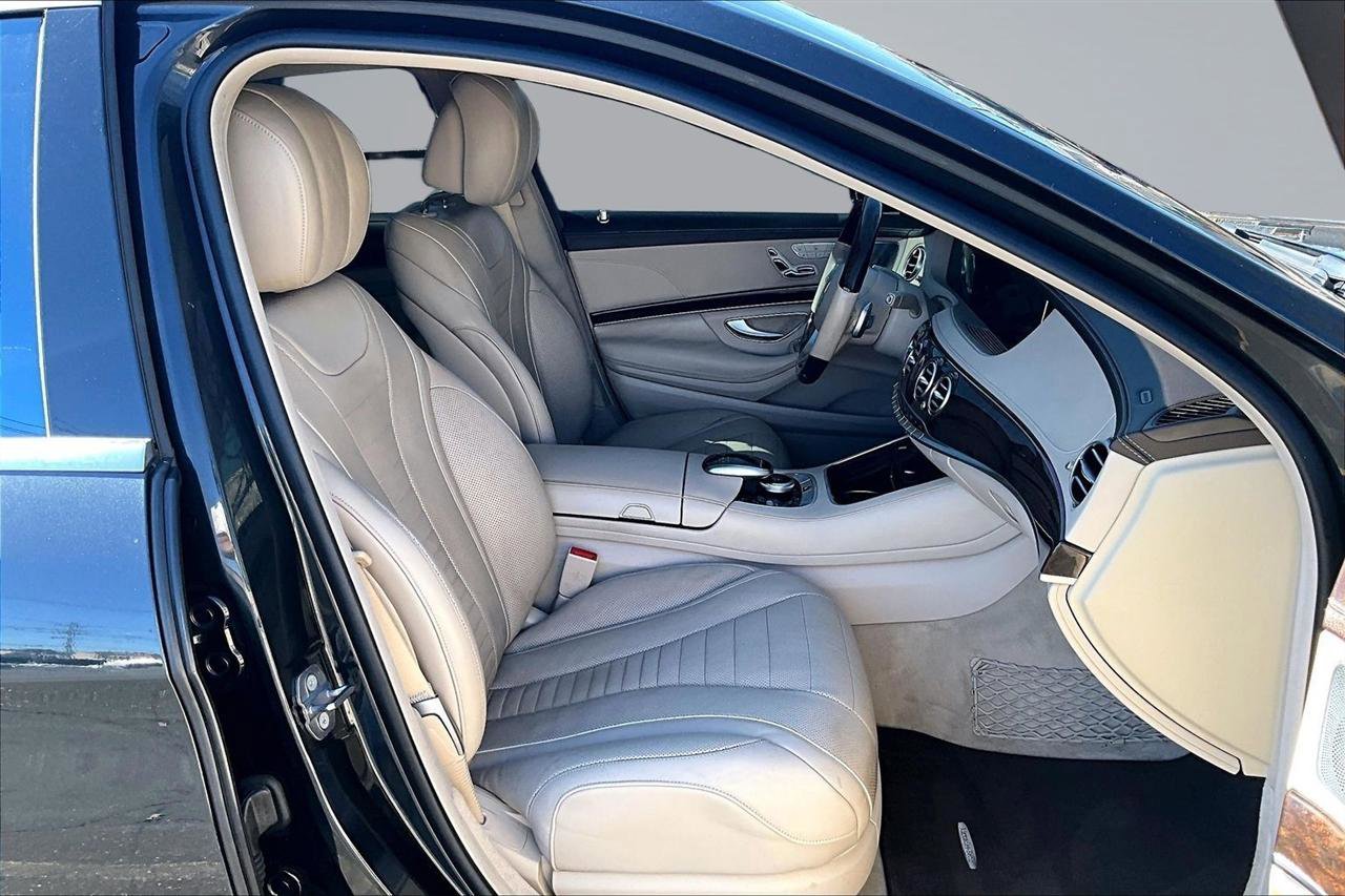 Used 2019 Mercedes-Benz S 560 Sedan image 29
