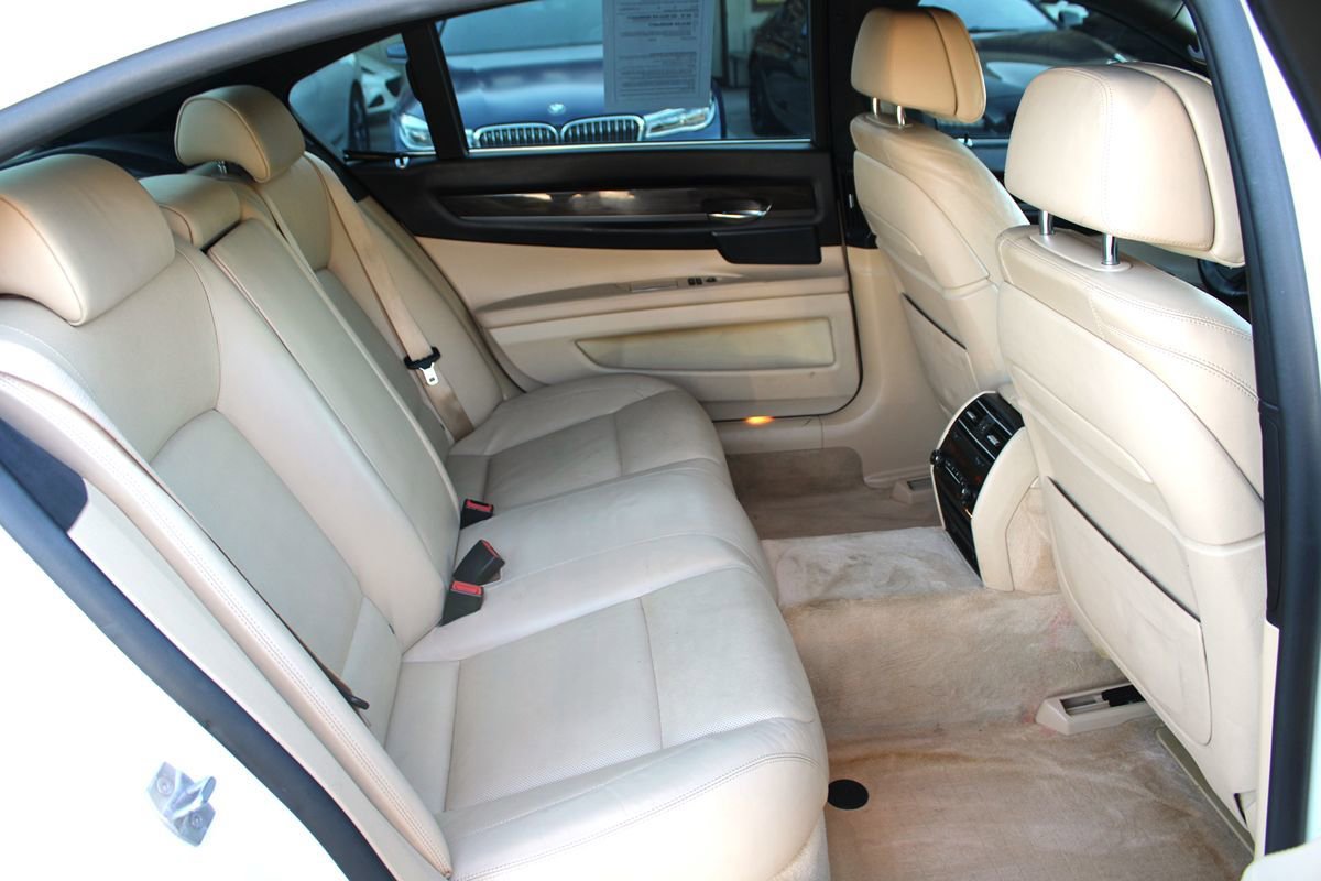 Used 2015 BMW 750Li RWD image 17