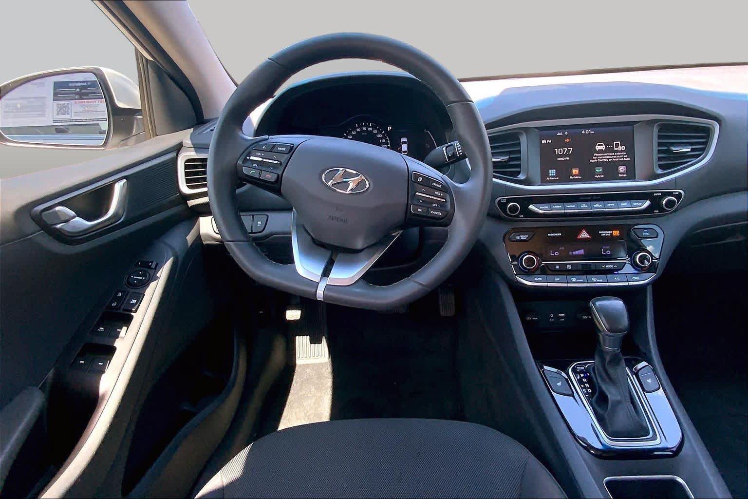 Used 2017 Hyundai Ioniq SEL FWD image 6