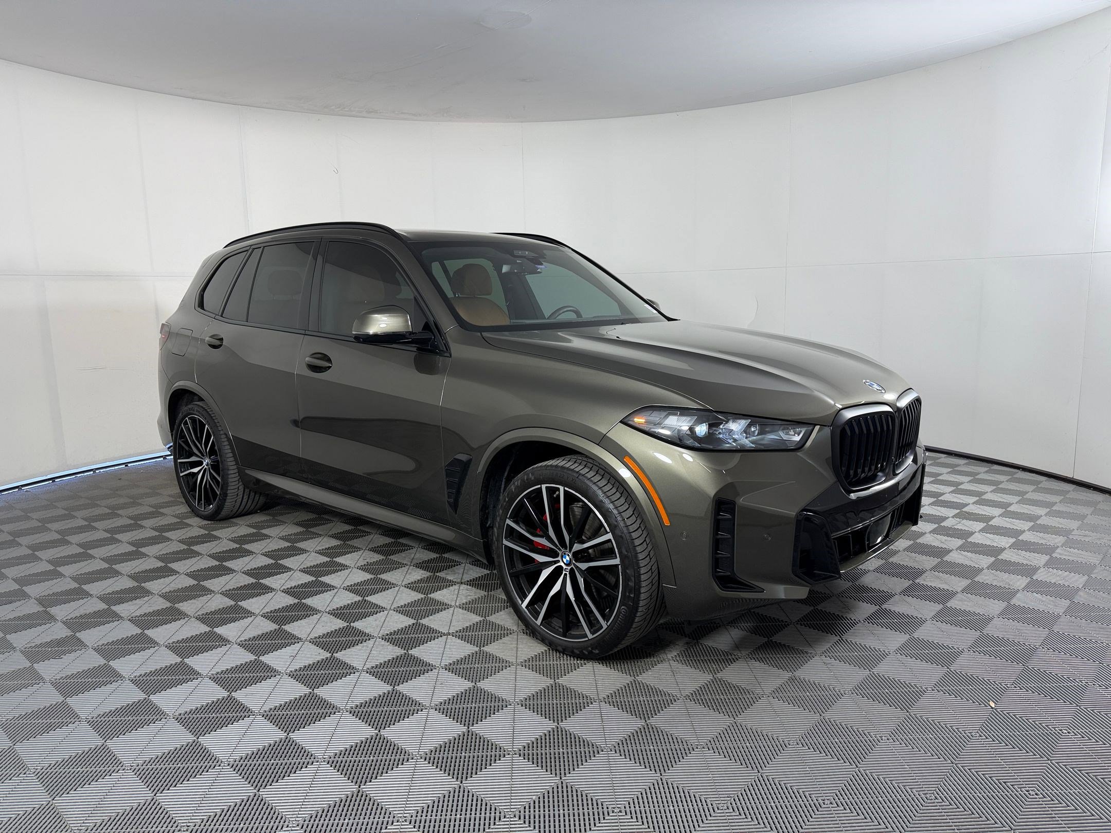 Used 2026 BMW X5 sDrive40i w/ M Sport Package RWD image 7