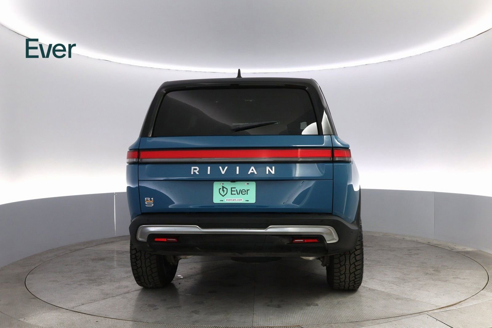 Used 2023 Rivian R1S Adventure image 13