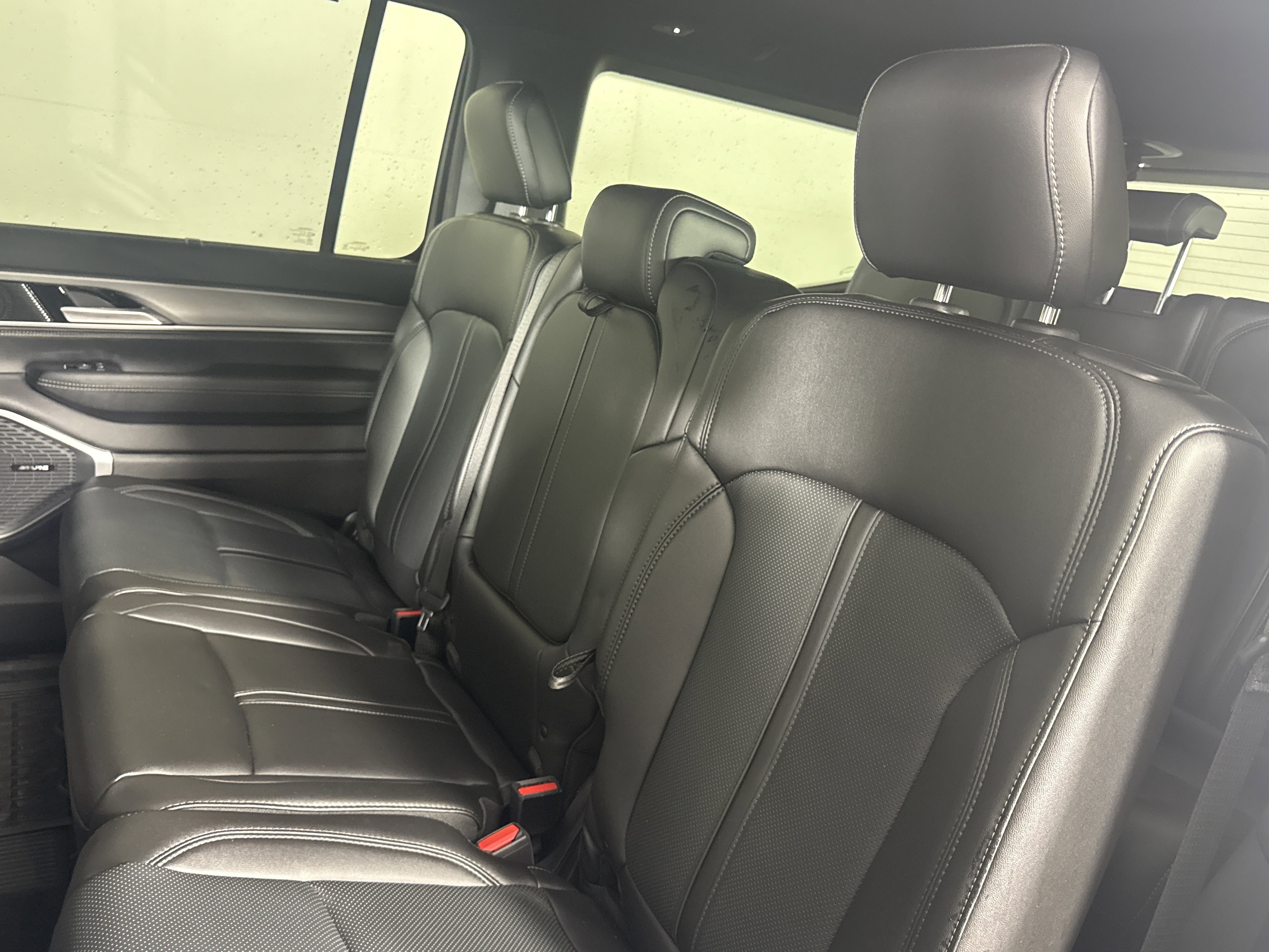 New 2025 Jeep Wagoneer 4WD w/ Convenience Group I image 13