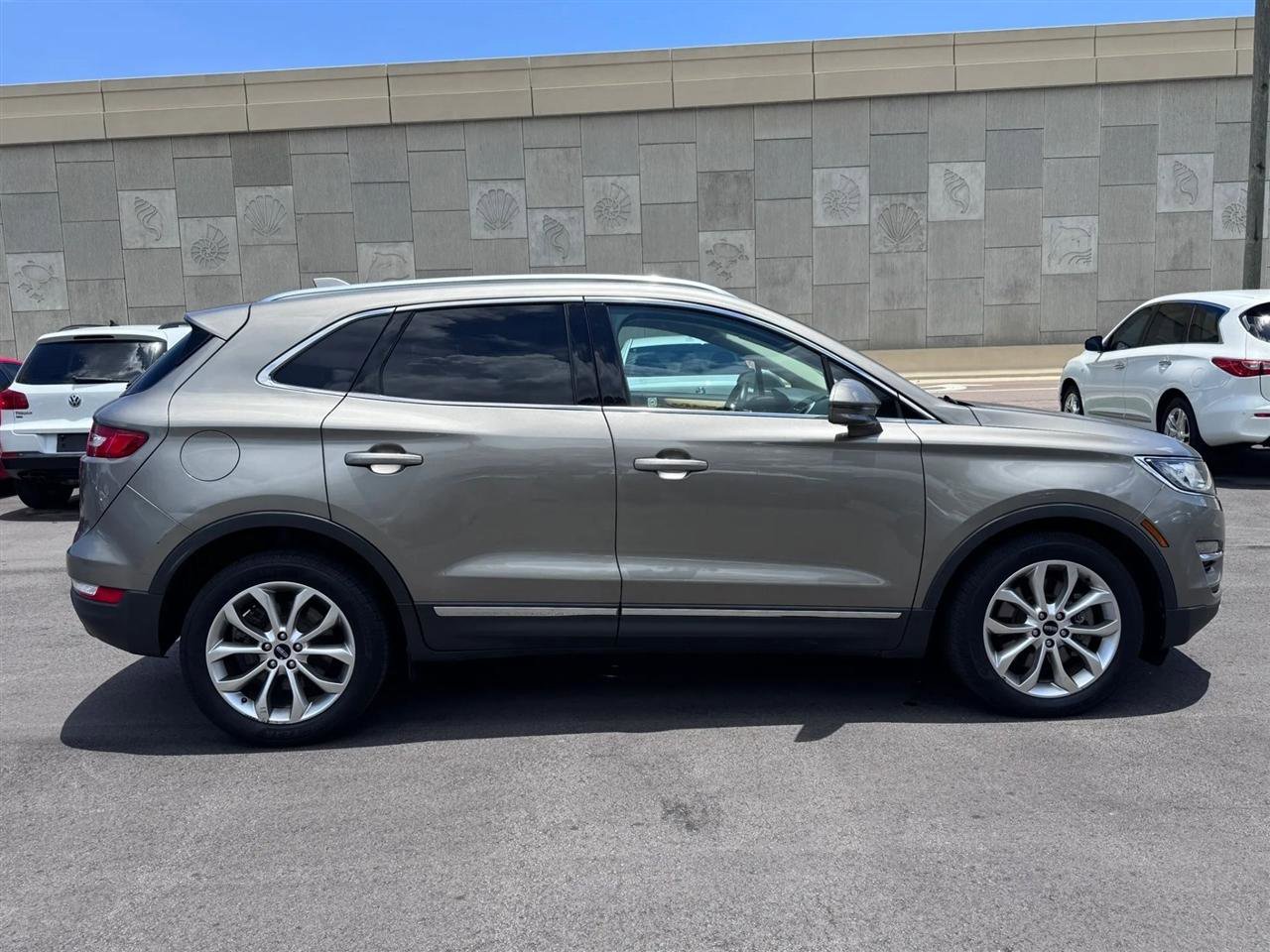 Used 2016 Lincoln MKC Select w/ Select Plus Package FWD image 6