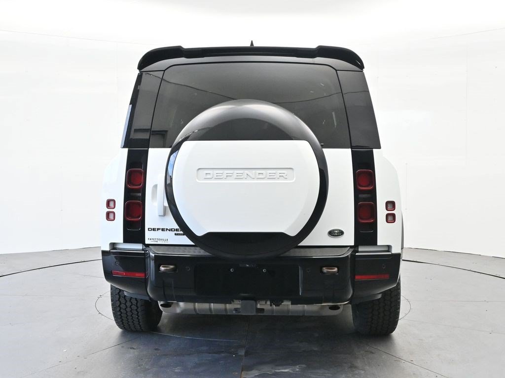 Used 2023 Land Rover Defender 130 X-Dynamic SE AWD/4WD image 6