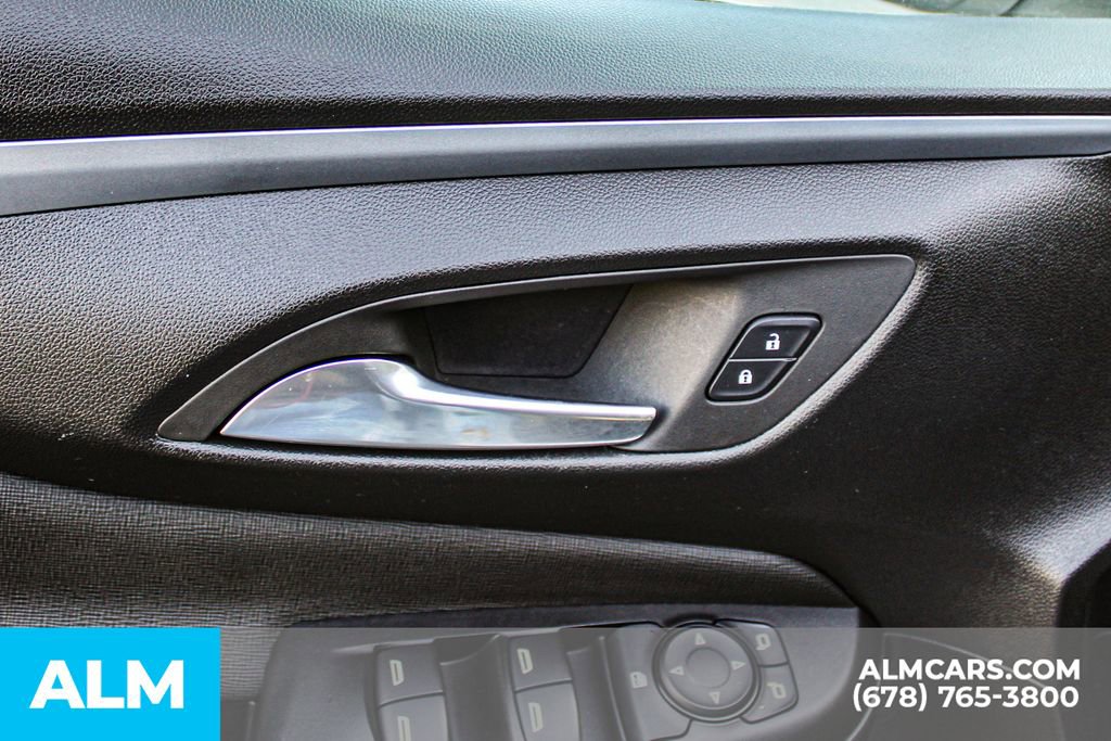 Used 2025 Buick Envista Preferred image 36