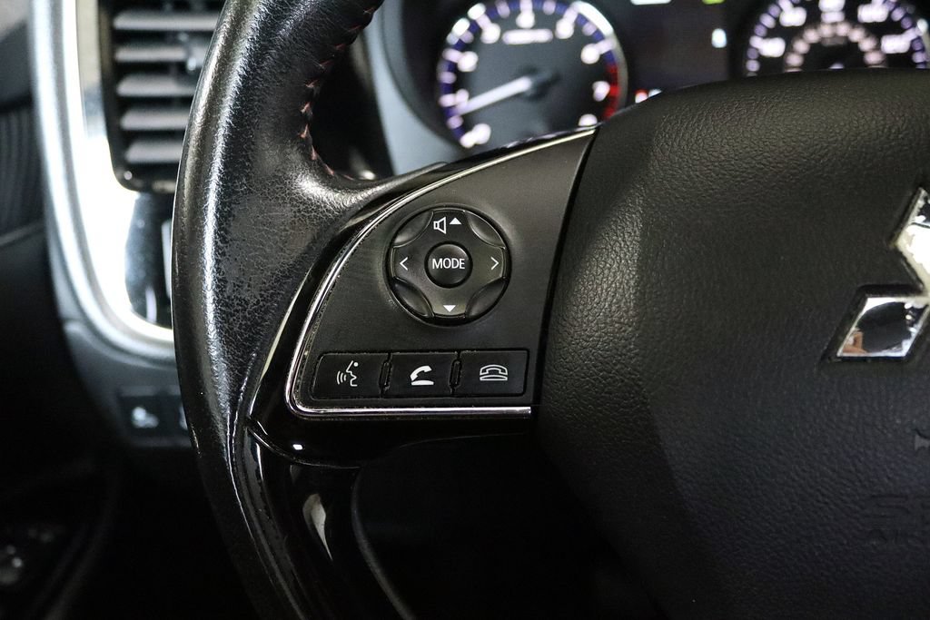 Used 2020 Mitsubishi Outlander LE AWD/4WD image 15