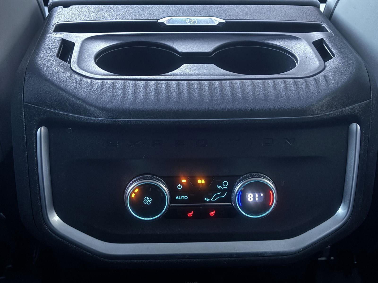 Used 2025 Ford Expedition Platinum image 40