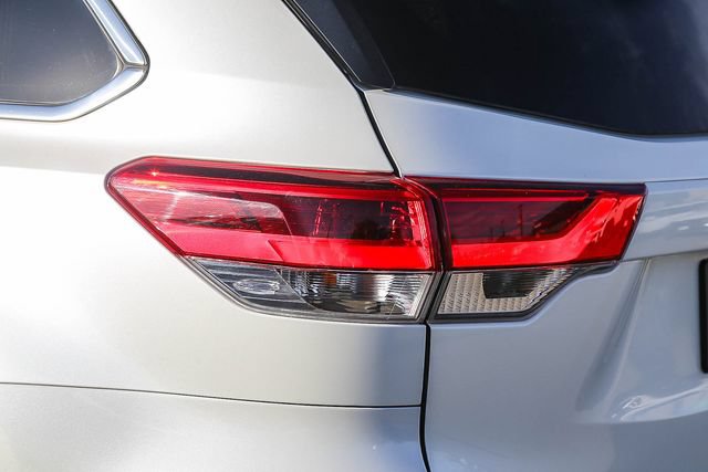 Used 2019 Toyota Highlander Limited AWD/4WD image 10
