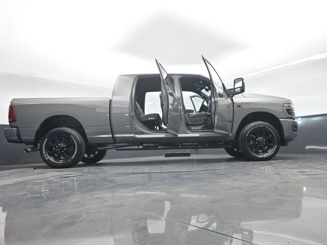 New 2026 RAM 3500 Laramie AWD/4WD image 77