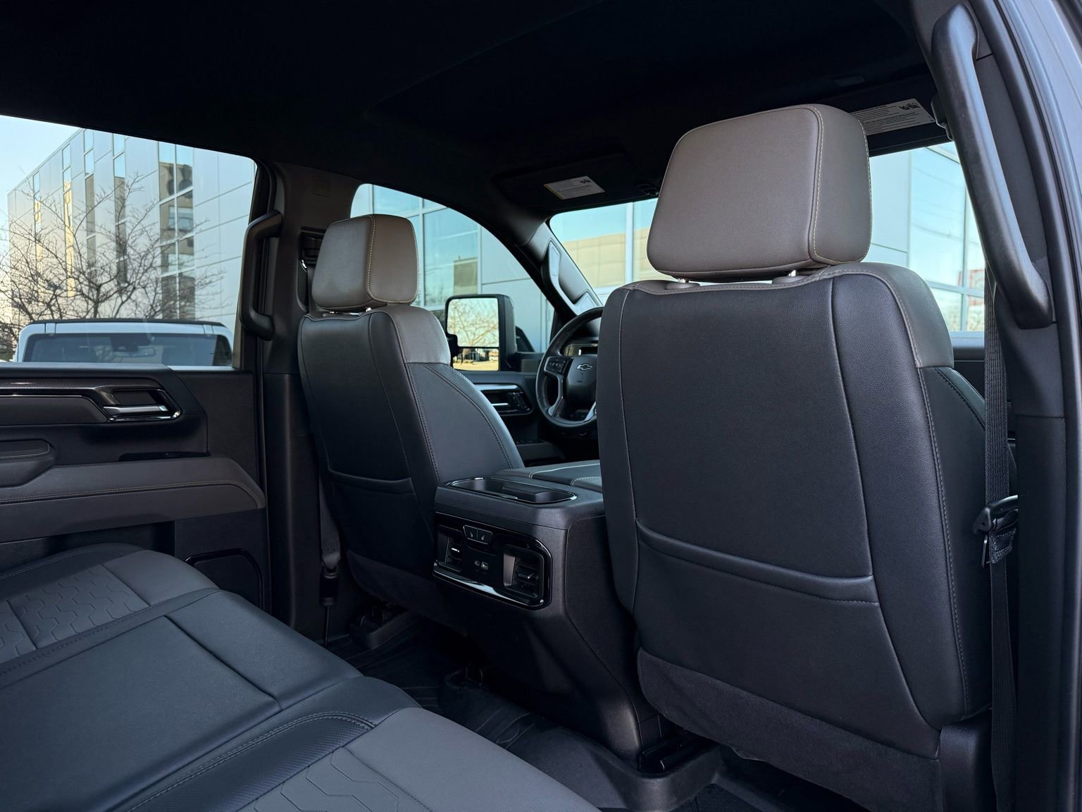 Used 2024 Chevrolet Silverado 2500 ZR2 w/ Technology Package image 35