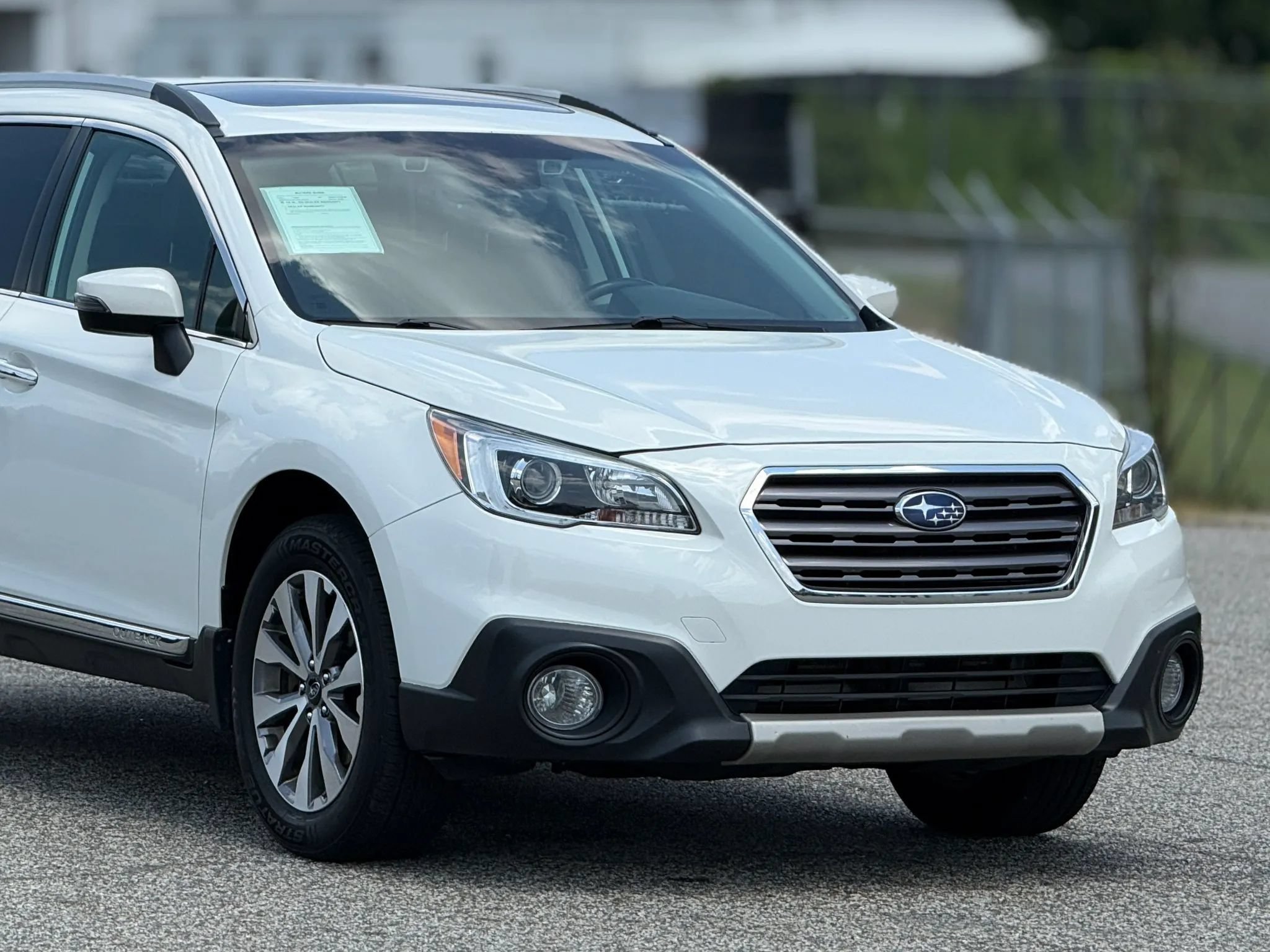 Used 2017 Subaru Outback 3.6R Touring AWD/4WD image 15