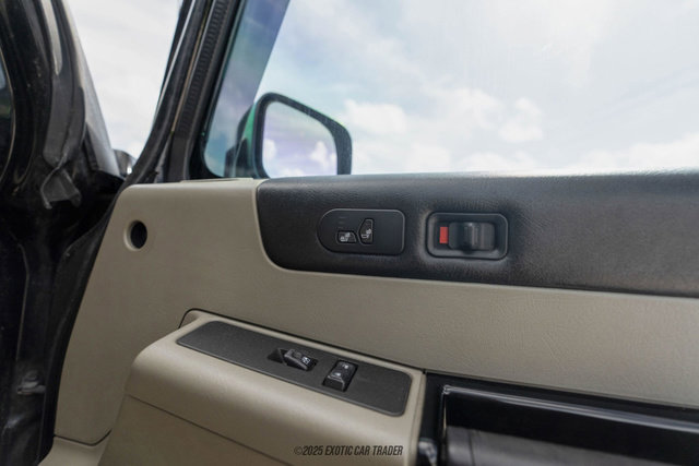 Used 2004 HUMMER H2 w/ Preferred Equipment Group image 64
