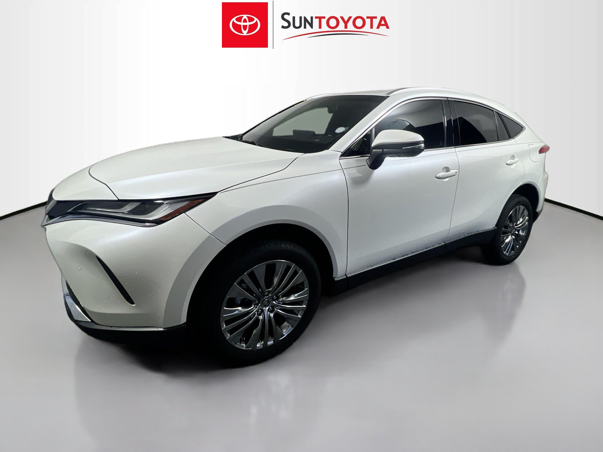 Used 2022 Toyota Venza Limited AWD/4WD image 9