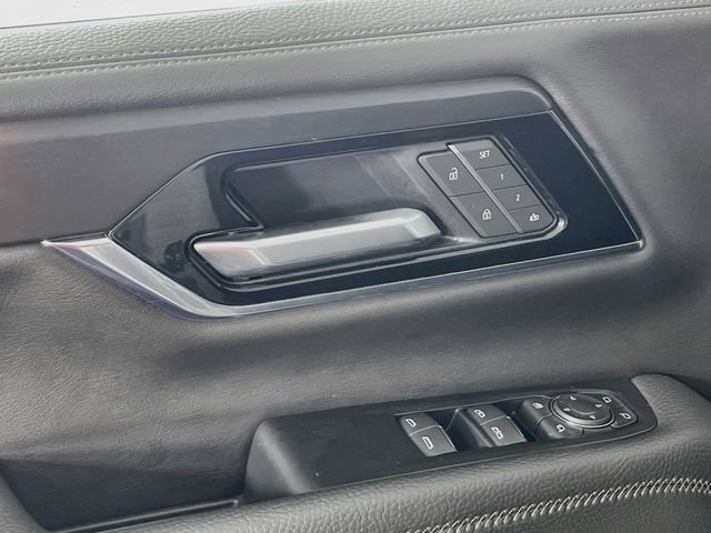 Used 2025 GMC Yukon Denali AWD/4WD image 19