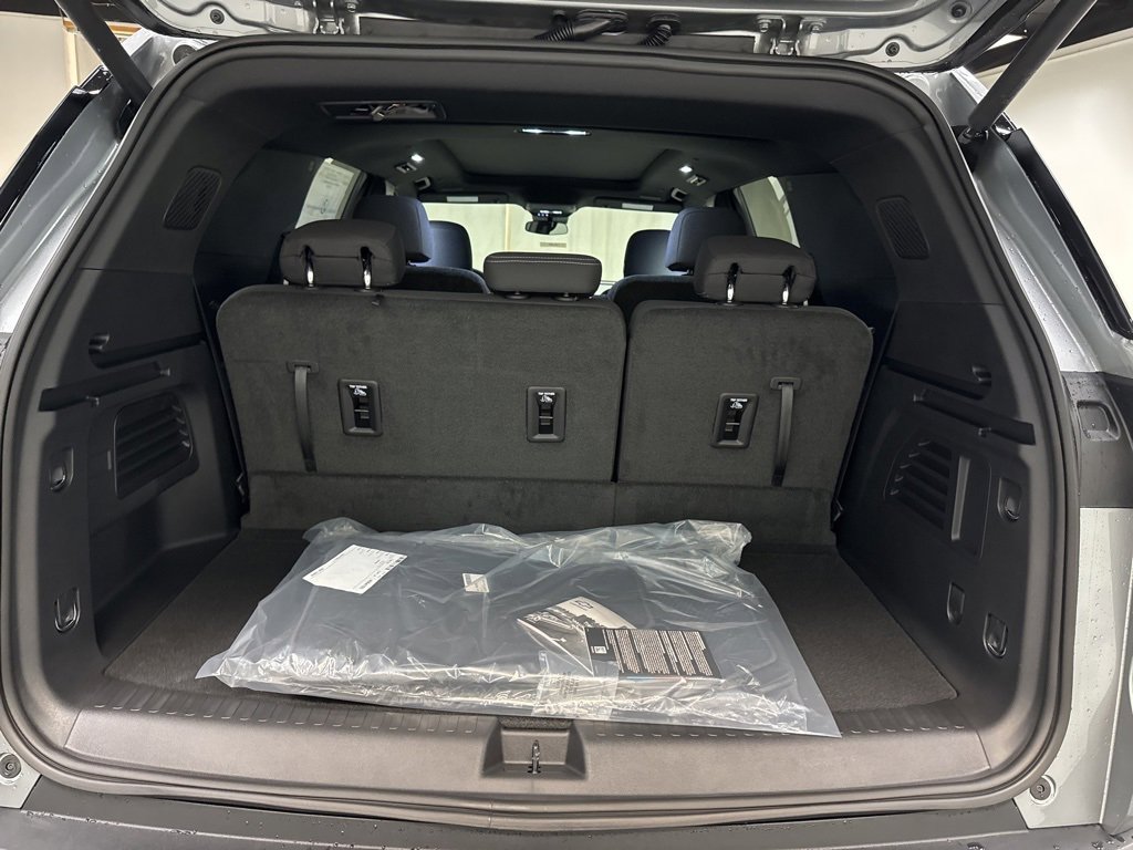 New 2026 Chevrolet Traverse LT w/ Sun and Wheel Package image 12