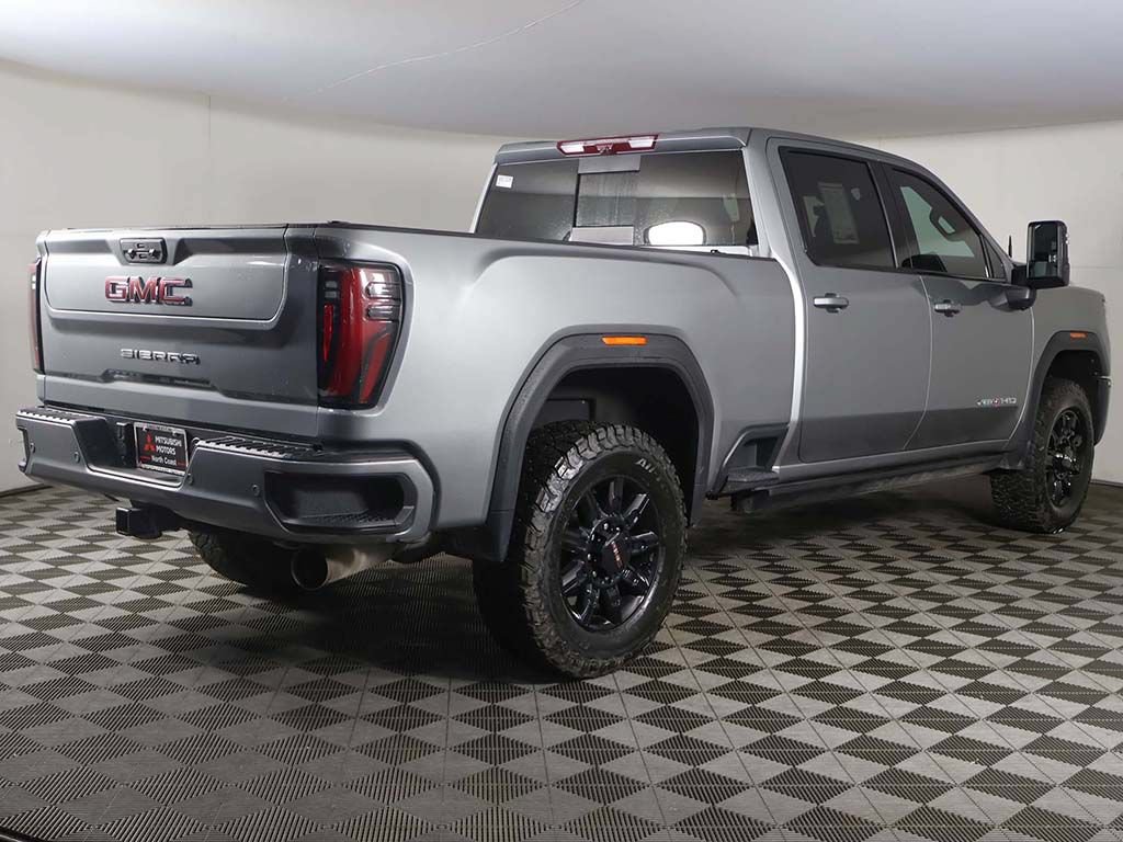 Used 2025 GMC Sierra 2500 AT4 w/ Technology Package AWD/4WD image 14