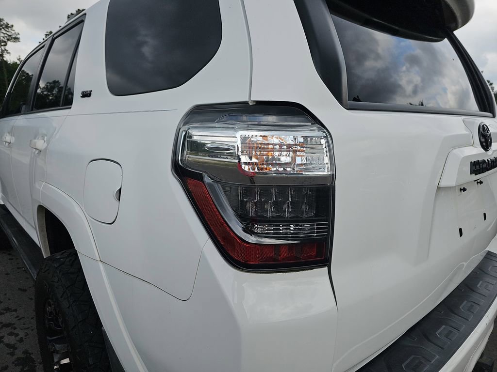 Used 2016 Toyota 4Runner SR5 Premium AWD/4WD image 16