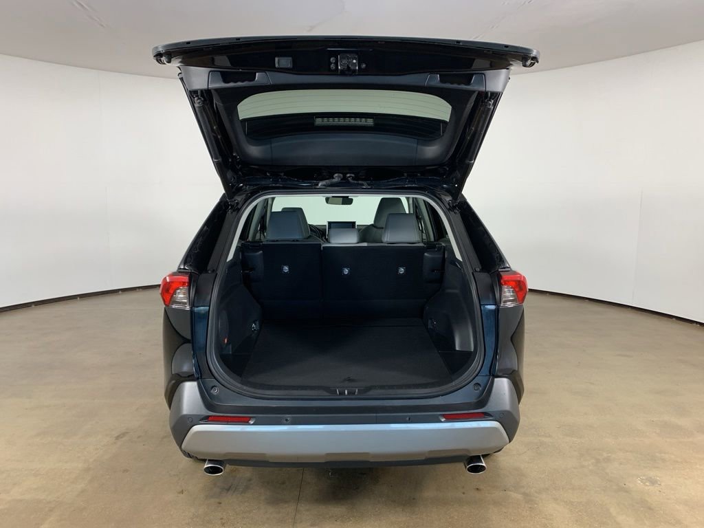 Used 2022 Toyota RAV4 Limited image 12