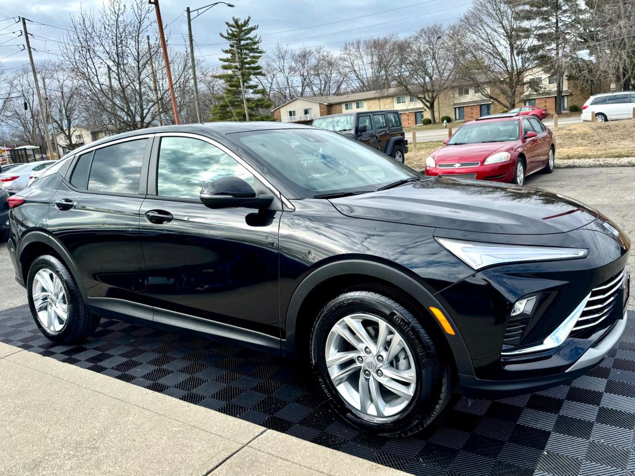 Used 2025 Buick Envista Preferred w/ Convenience I Package image 2