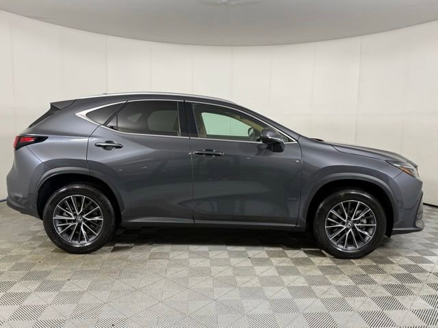 Used 2025 Lexus NX 250 FWD w/ Towing Package (2000 Lbs) image 7