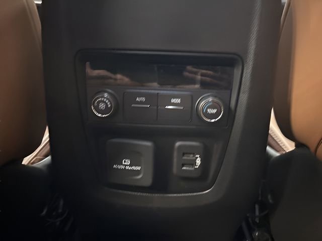 Used 2020 Buick Enclave Essence w/ Sound and Sites Package image 19