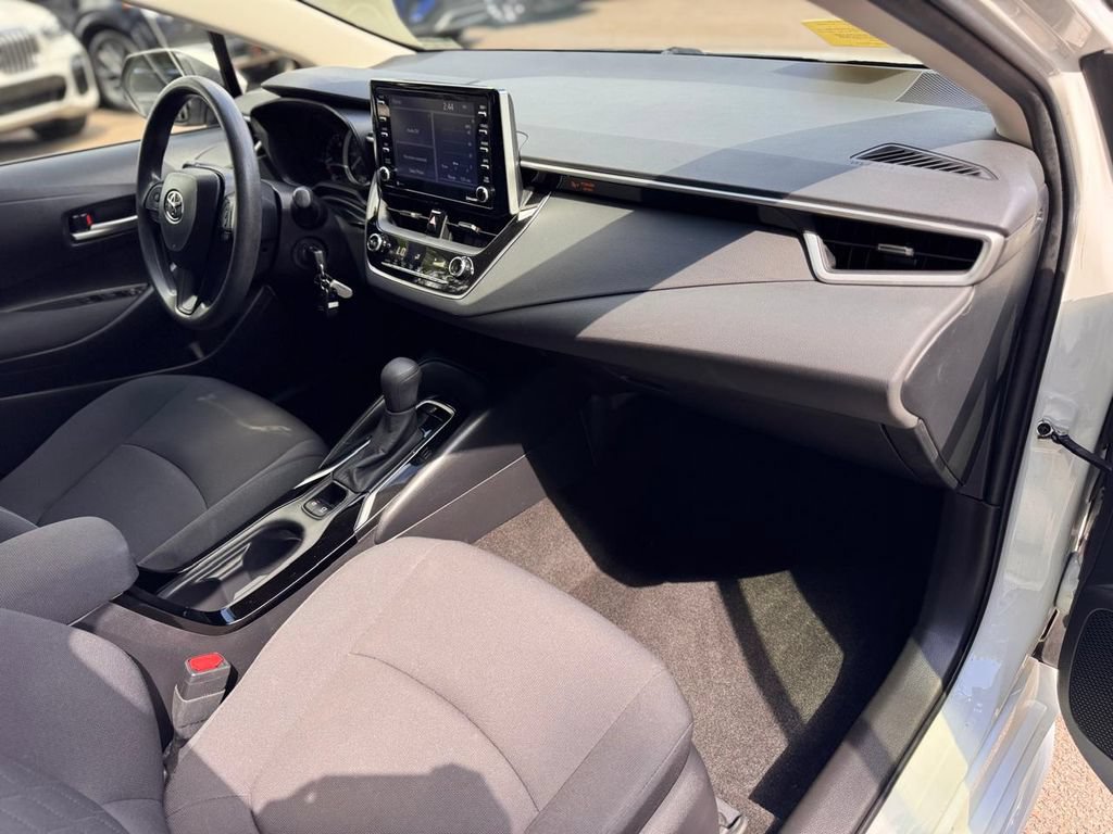 Used 2021 Toyota Corolla LE w/ Carpet Mat Package (TMS) FWD image 22