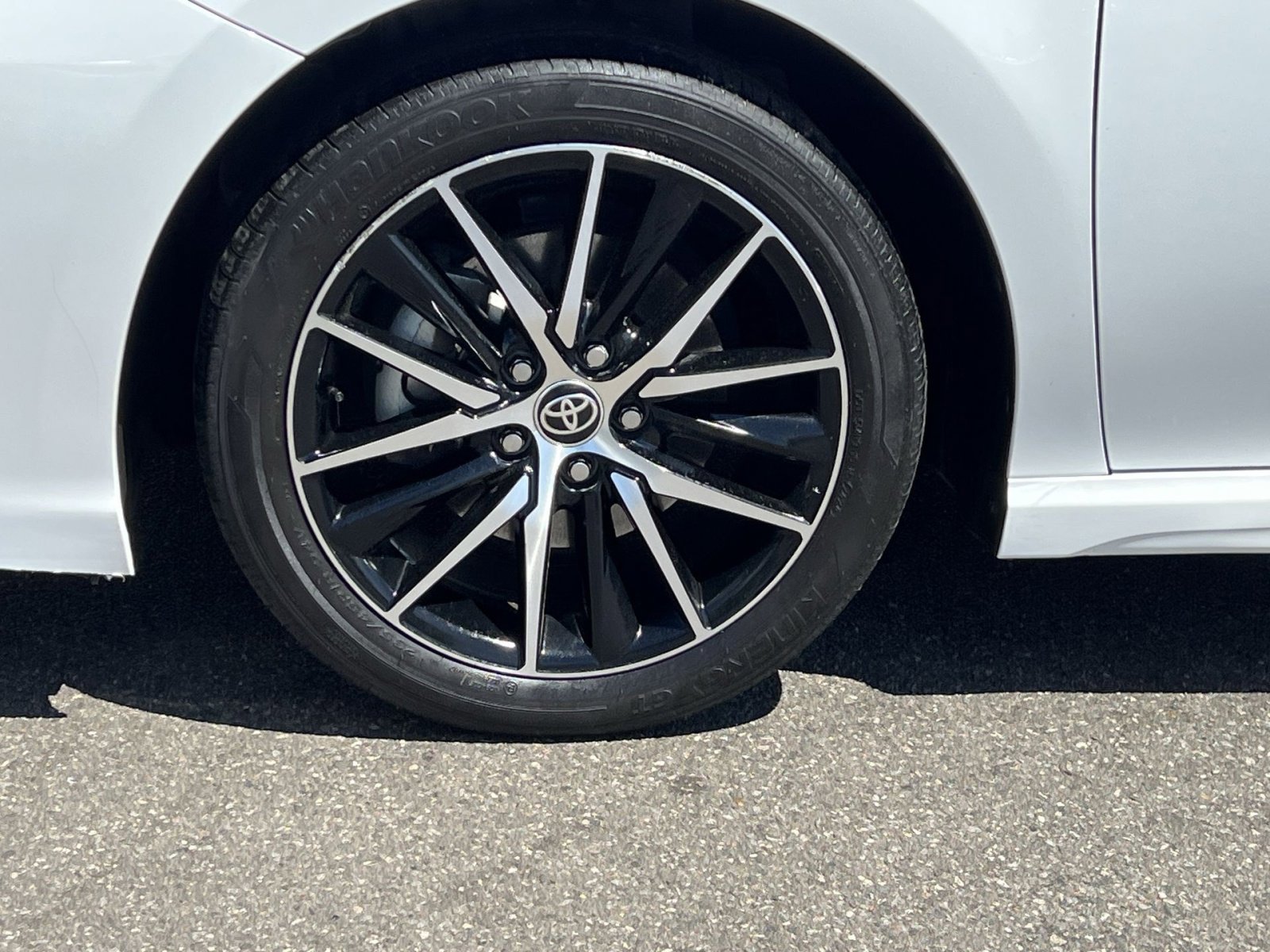 Used 2023 Toyota Camry SE FWD image 9