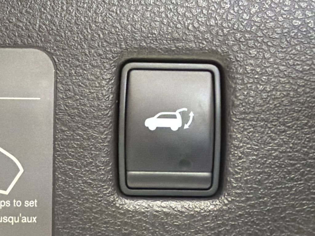 Used 2021 INFINITI QX50 Essential image 21