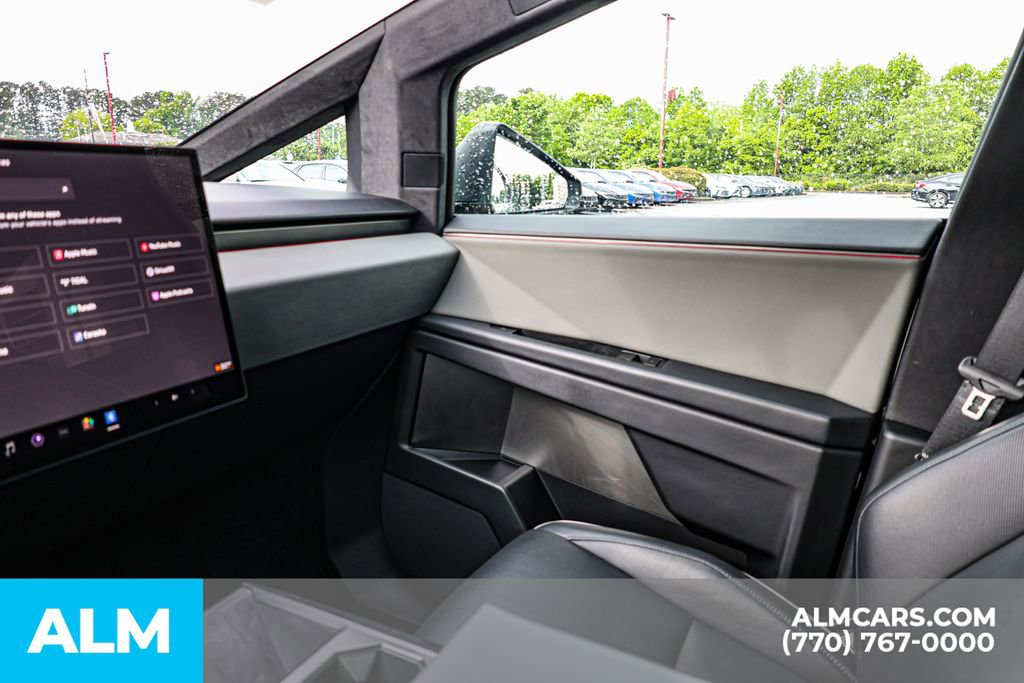 Used 2025 Tesla Cybertruck AWD Crew Cab image 37