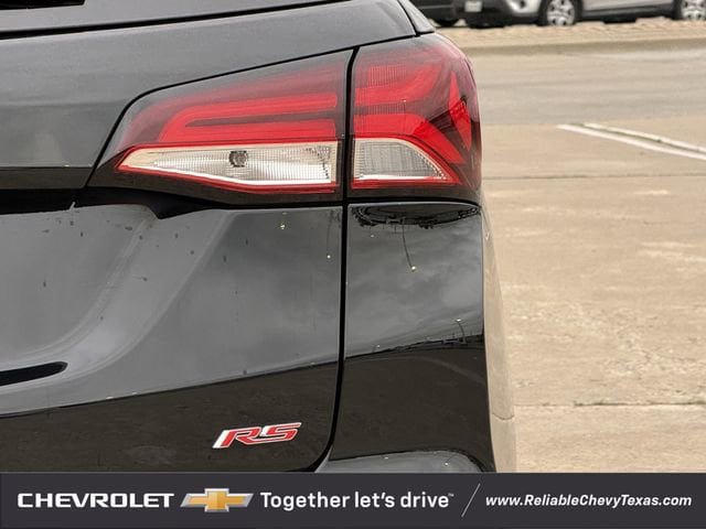 Used 2023 Chevrolet Equinox RS w/ LPO, Cargo Package FWD image 8