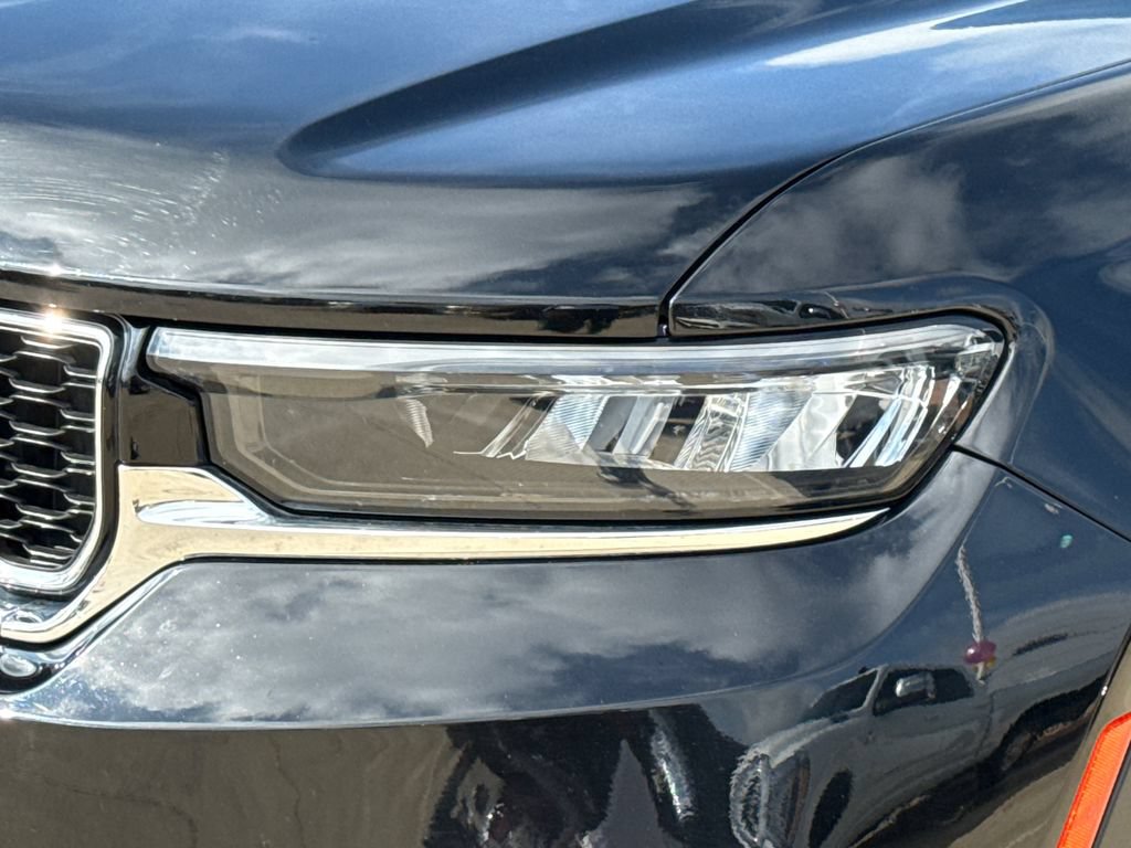 Used 2023 Jeep Grand Cherokee Limited AWD/4WD image 4
