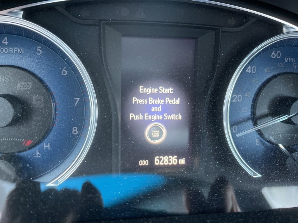 Used 2016 Toyota Camry XLE w/ Moonroof Package image 4