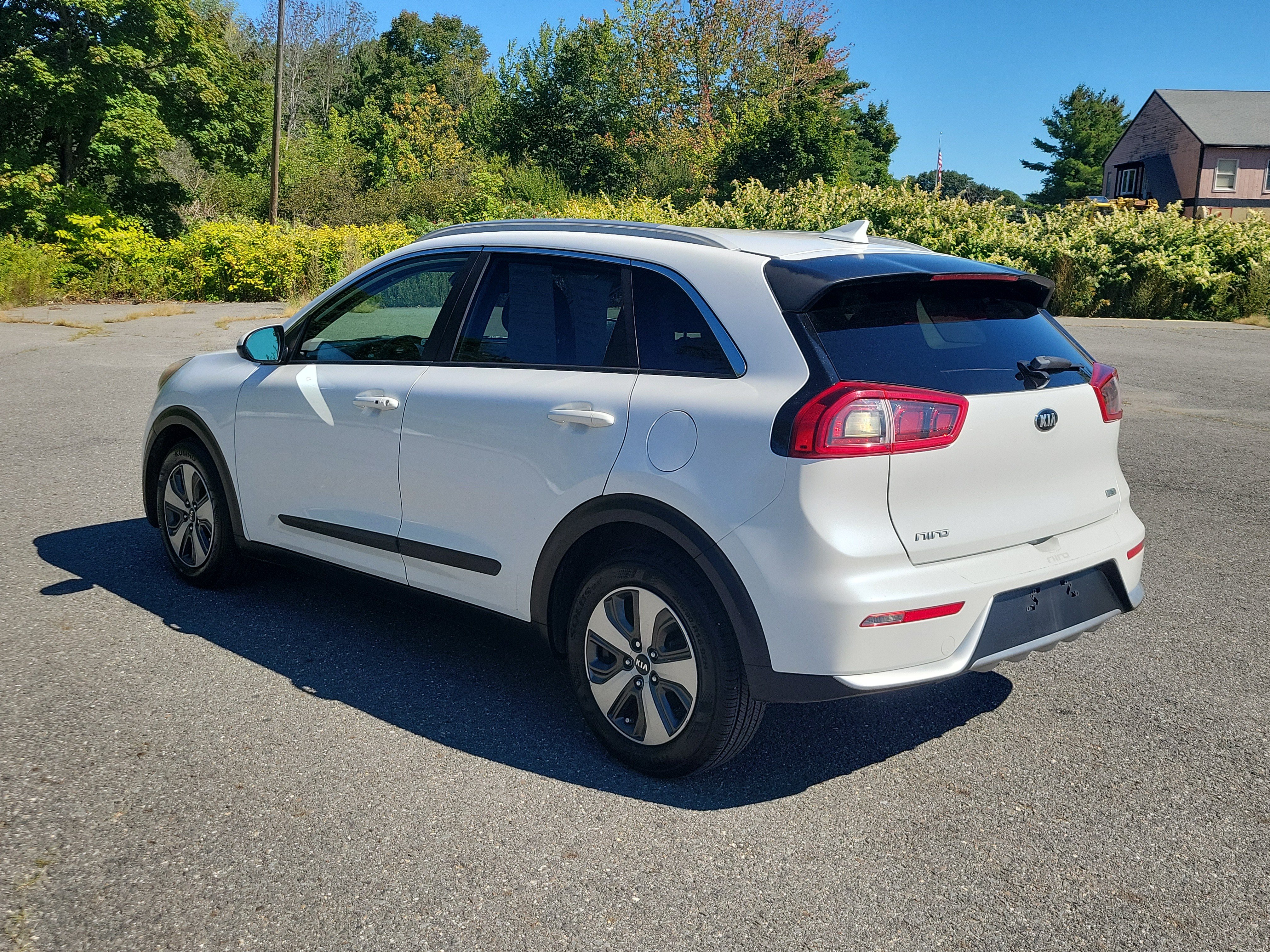 Used 2018 Kia Niro LX FWD image 7