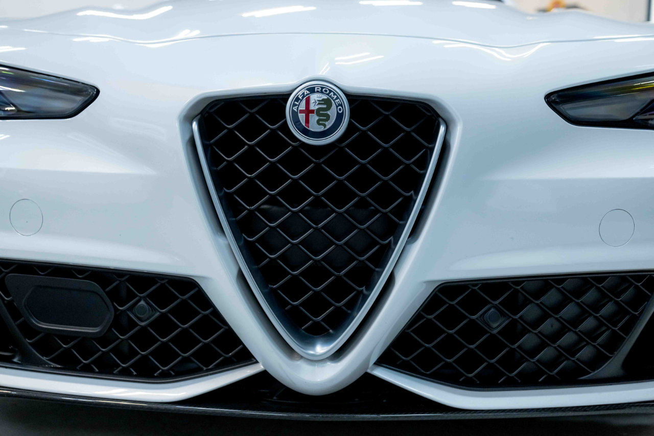 Used 2017 Alfa Romeo Giulia Quadrifoglio image 15