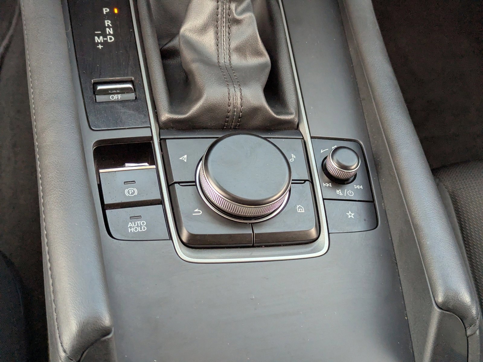 Used 2020 MAZDA MAZDA3 Sedan image 30