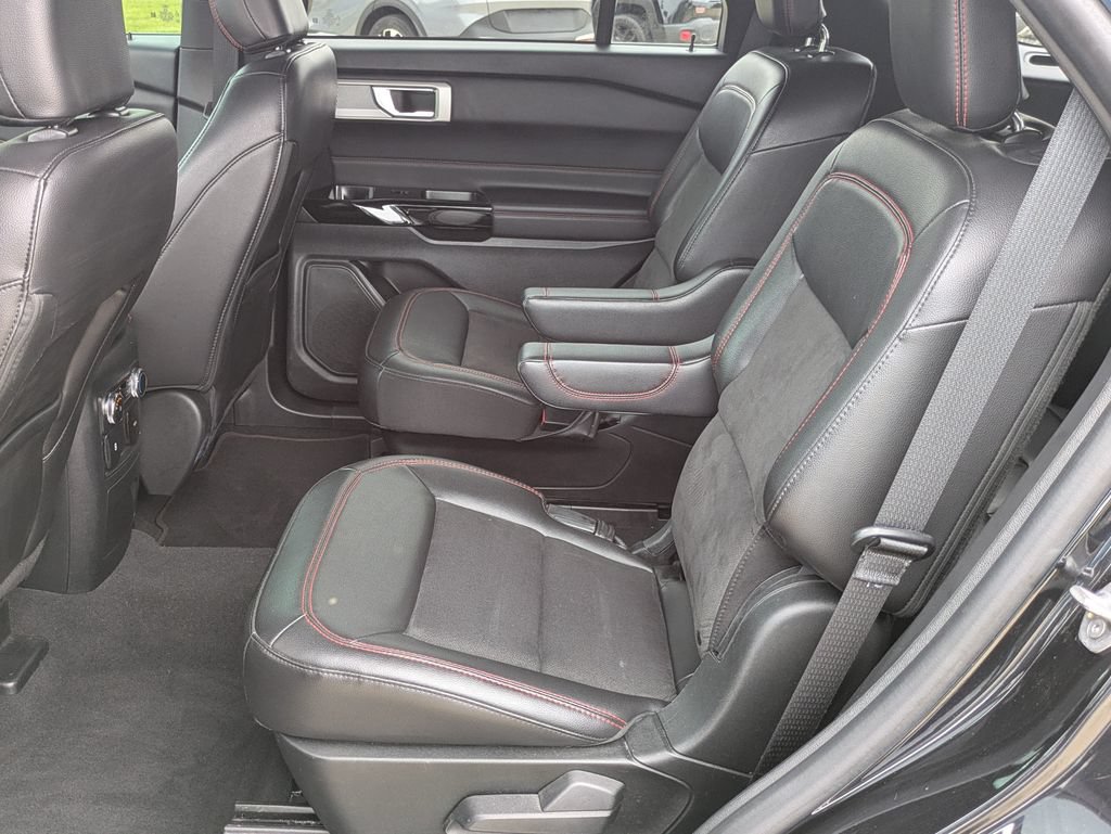 Used 2022 Ford Explorer ST-Line RWD image 10