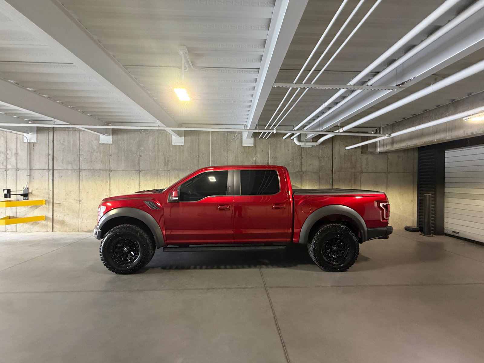 Used 2018 Ford F150 Raptor w/ Equipment Group 802A Luxury AWD/4WD image 2
