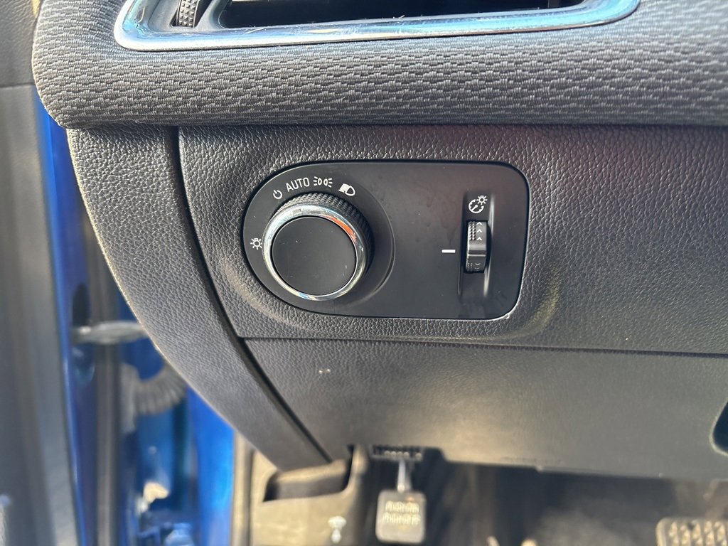 Used 2019 Chevrolet Cruze LT w/ Convenience Package image 22