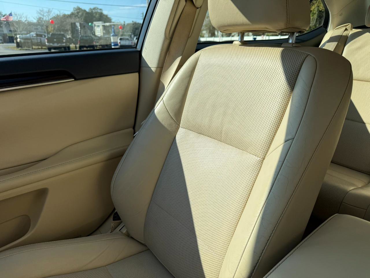 Used 2014 Lexus ES 350 w/ Luxury Package FWD image 27