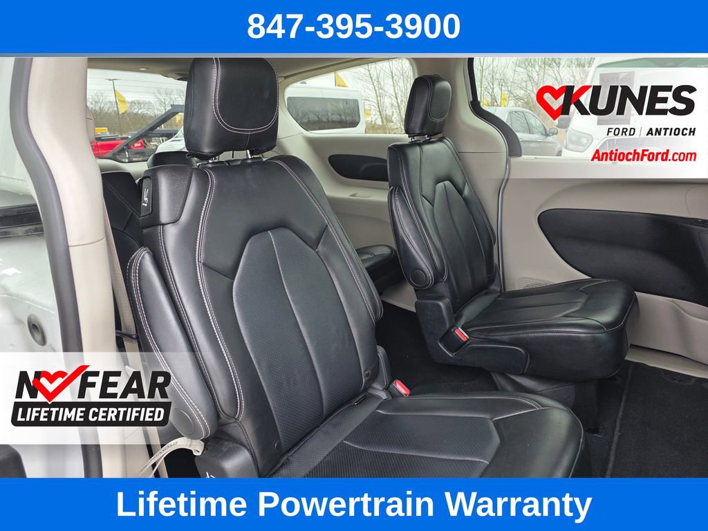 Used 2024 Chrysler Pacifica Touring-L FWD image 29