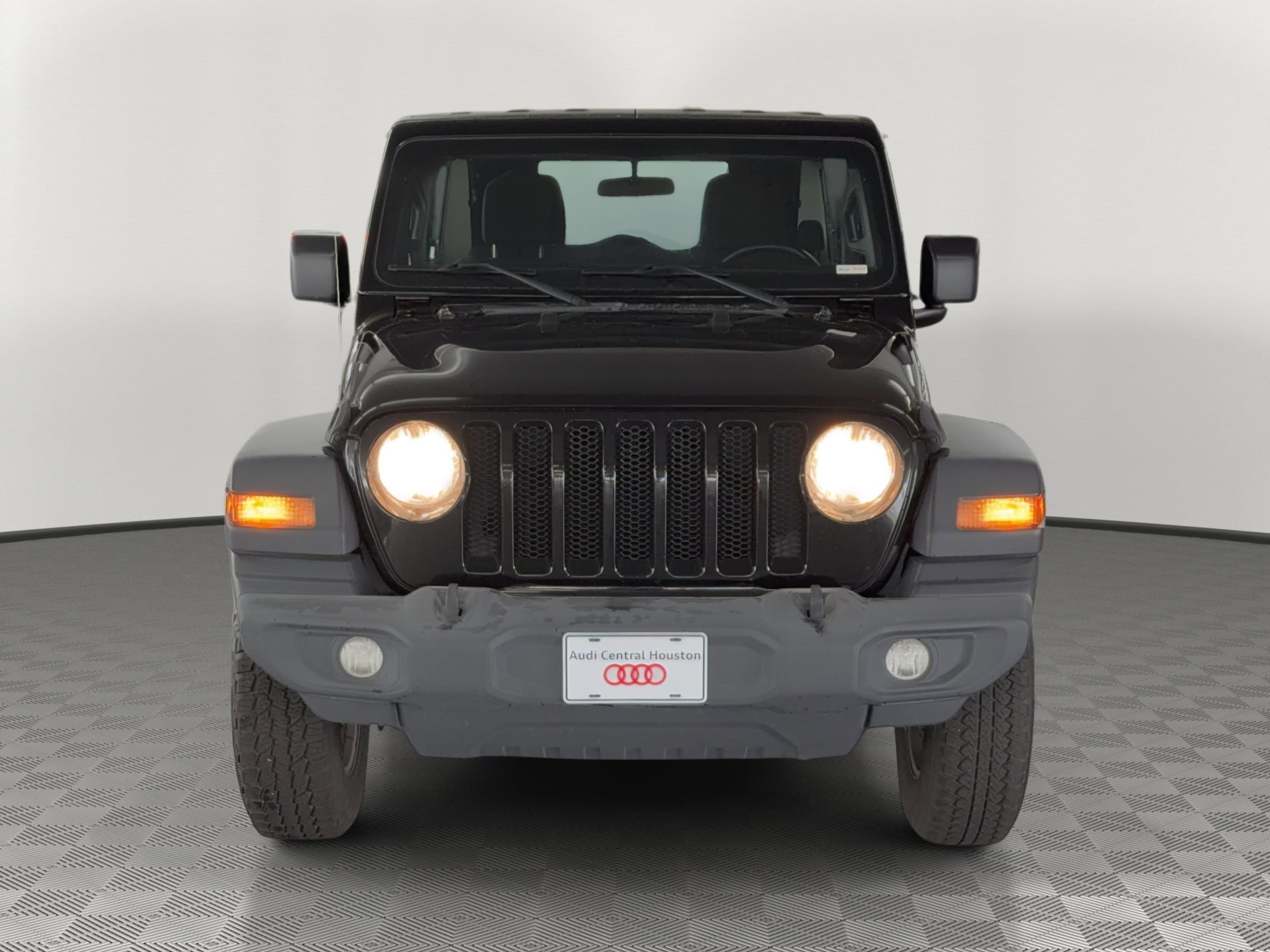 Used 2018 Jeep Wrangler Unlimited Sport S AWD/4WD image 6