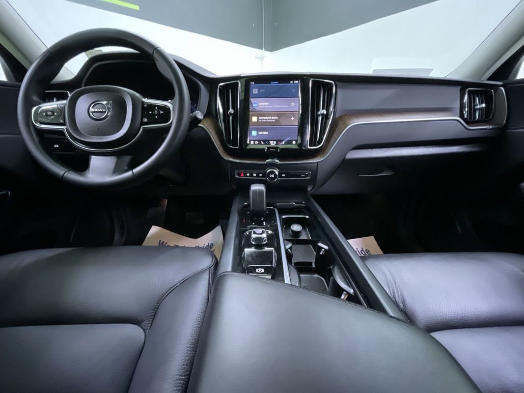 Used 2024 Volvo XC60 B5 Plus image 18
