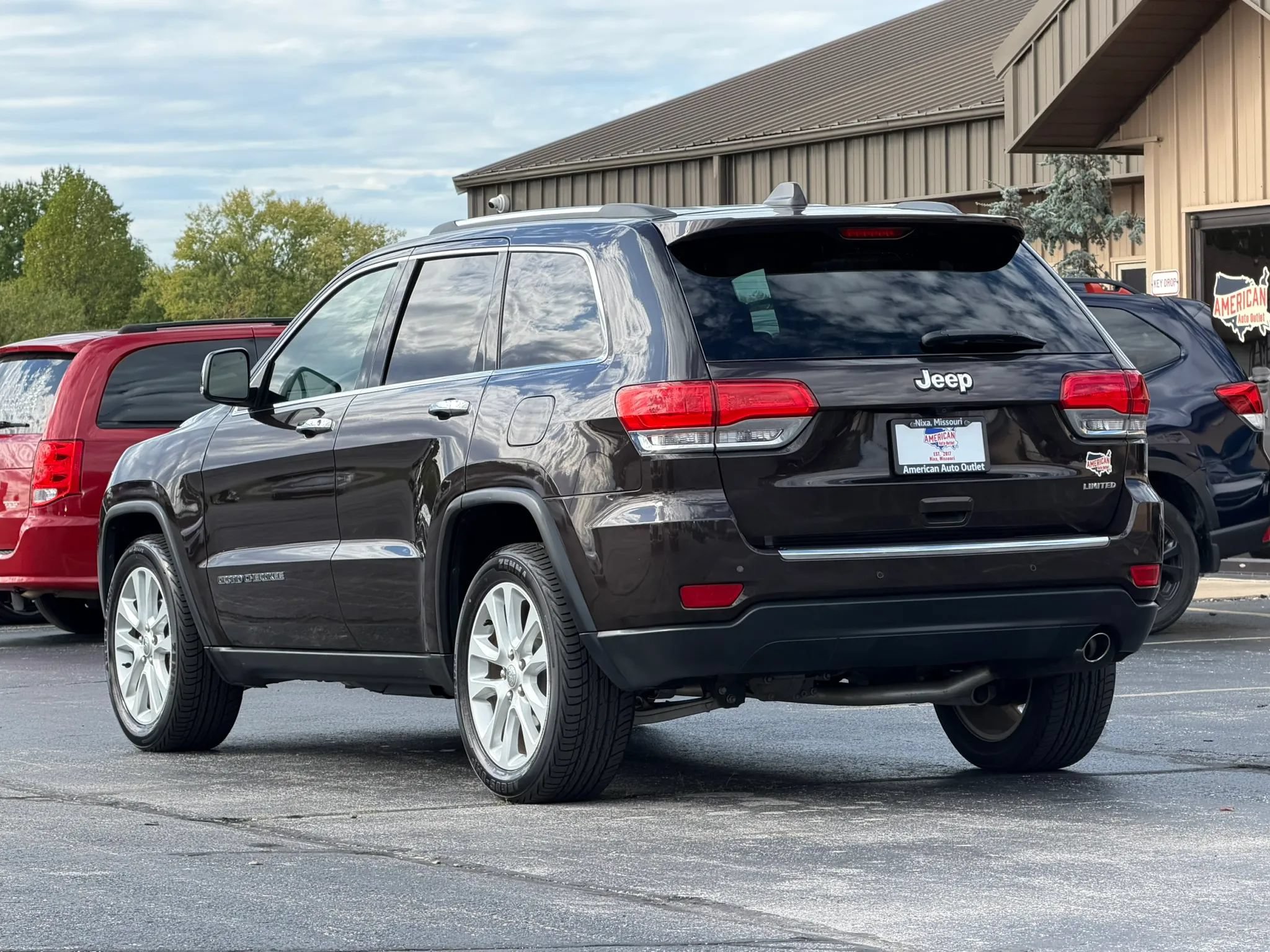 Used 2017 Jeep Grand Cherokee Limited RWD image 8