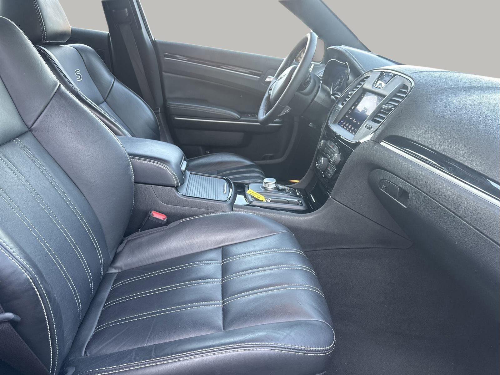 Used 2023 Chrysler 300 S image 22