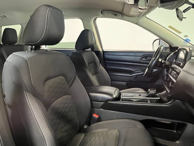 Used 2024 Nissan Pathfinder SV FWD image 10