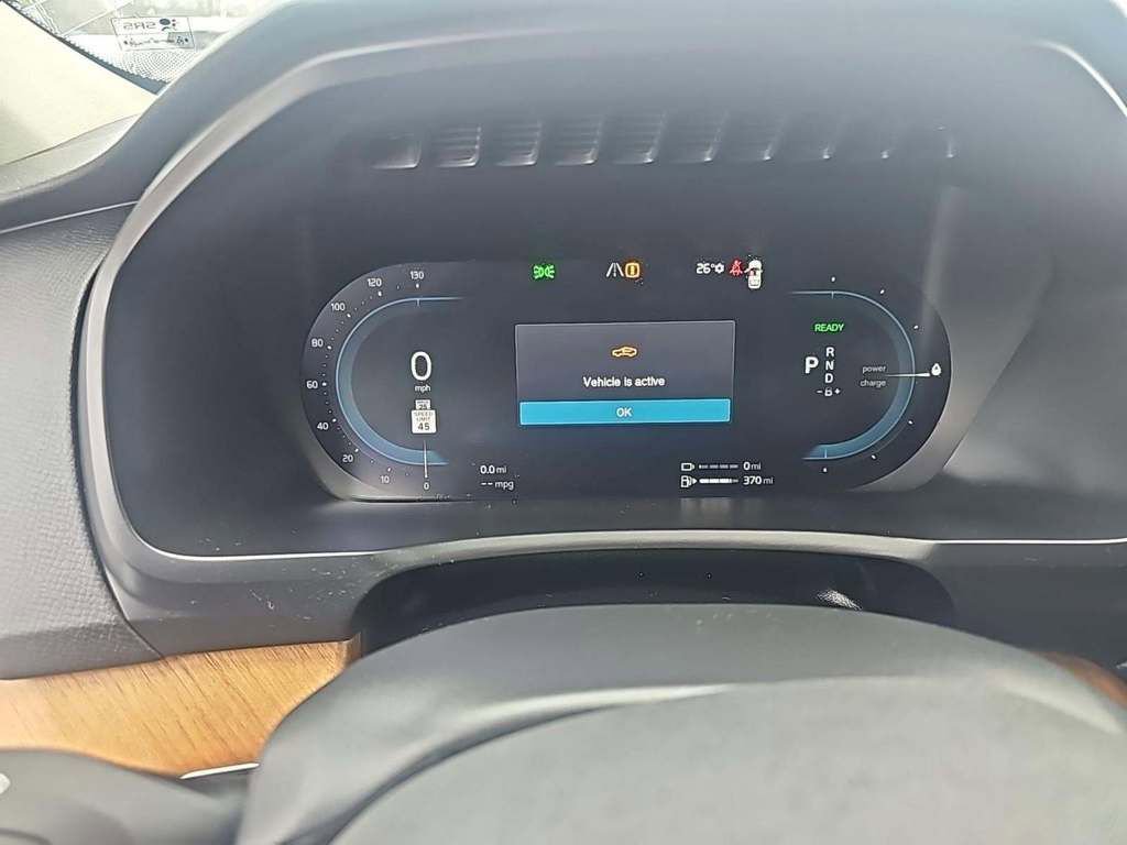 Used 2025 Volvo XC90 T8 Plus w/ Protection Package Premier image 17